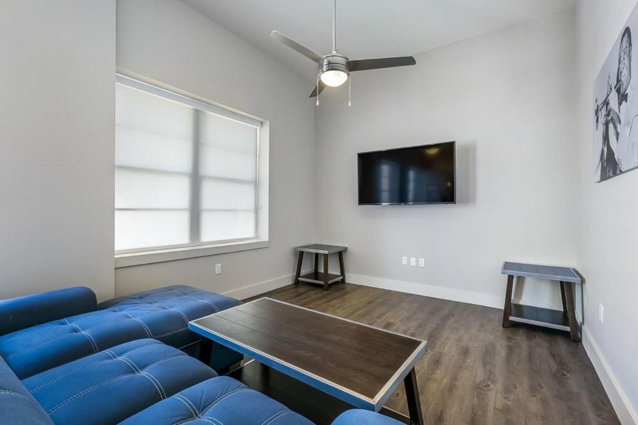 Modern Condo With Game Room In Downtown Новый Орлеан Экстерьер фото